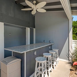 WH591: Shell's Shack l Pool Area w/ Tiki Bar