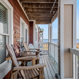 SL202: Soundview at The Landings | Private Balcony