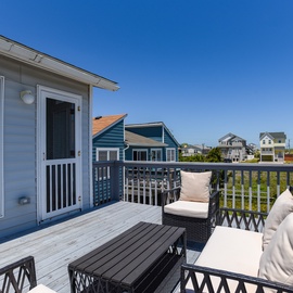 KDS6312: Blackbird Inn l Top Level Deck