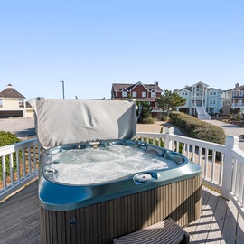 SS02: Fergusons Flagship | Mid Level Deck w/ Hot Tub