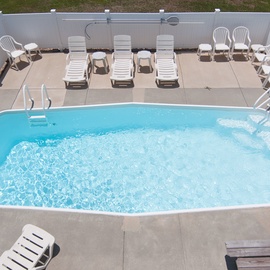 SN32: Stella Maris | Pool Area