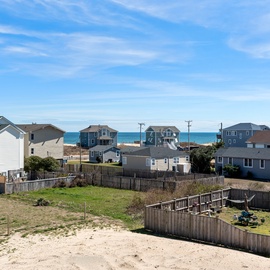 KH3915: Ocean Breeze | Top Level Back Deck View