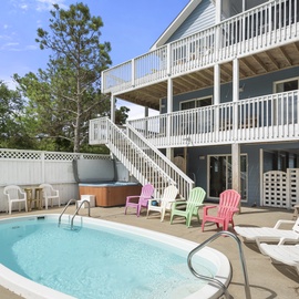 OSL01: Happy Childhood | Private Pool Area w Hot Tub