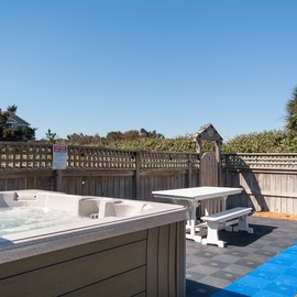 JR2230: Saltrock l Pool & Hot Tub Area
