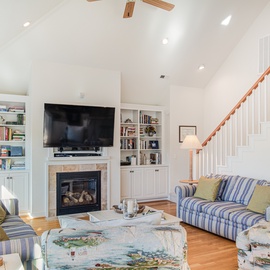 HK64: Bluebird l Mid Level Living Area