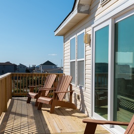KDN4819: Freebird l Top Level Deck