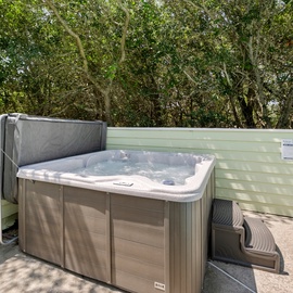 OSF17: SomerVilla | Pool Area w/ Hot Tub