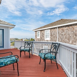 SV08: Family Ties | Top Level Sun Deck