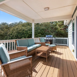 VOH24: Koselig Kove | Top Level Covered Deck