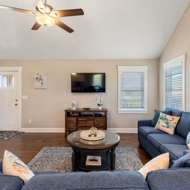KDN9511: Z's Escape l Top Level Living Area