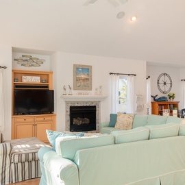 MB67: Coast to Coast | Bottom Level Living Area - Fireplace Not Available for Guest Use