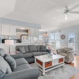 L10: Southern Reach | Top Level Living Area