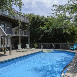 OSL07: Sunset Strip | Pool Area