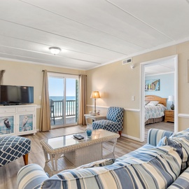 PVC308: PierView 308 | Living Area
