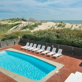 SN22: Fearing Cottage l Pool Area