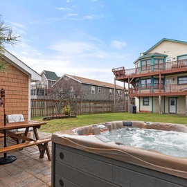 JR3103: Raven's Nest | Backyard w/ Hot Tub