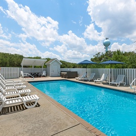 PI07: Island Breeze | Private Pool Area - Umbrellas Not Available For Guest Use