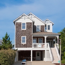 JR100: On Holiday | Front Exterior