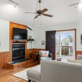 OSJ14: Sunny Days l Top Level Living Area - Fireplace Not Available For Guest Use