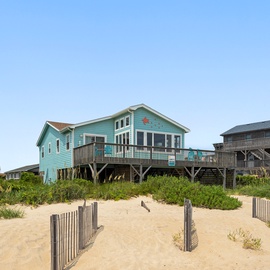 SN0918: Zane's Beach House l Back Exterior