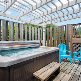 OSK14: Shamrock Shores | Hot Tub
