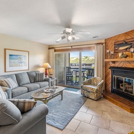 QF4: The Quay F4 | Mid Level Living Area