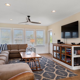 M045: Living On Beach Time | Top Level Living Area