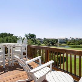 ML10: Beach Bungalow | Top Level Sun Deck
