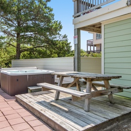 M849: Beach Time Out | Hot Tub & Picnic Area
