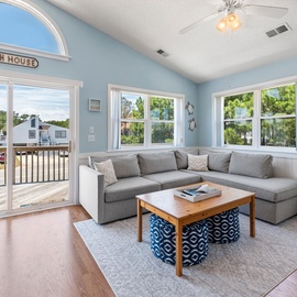 KDN5904: The Coconut Cottage l Living Area