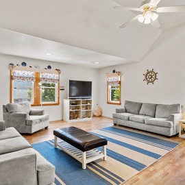 KDN9330: Best Kept Secret | Mid Level Living Area