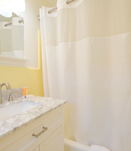 Bluff Shoal Queen Bath (2)
