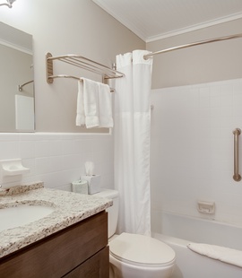 TH27: The Roanoke Sound - Bathroom