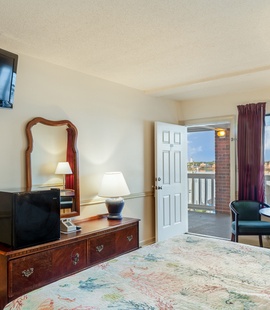 The Anchorage Inn | King Bedroom