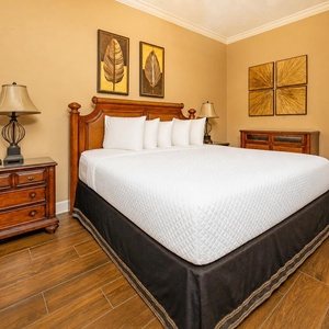 Flop onto the king bed in the guest suite after a day on the gulf and feel the cozy linens embrace you