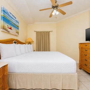 Unwind after a fun vacation day and stream your favorite shows in the king master suite