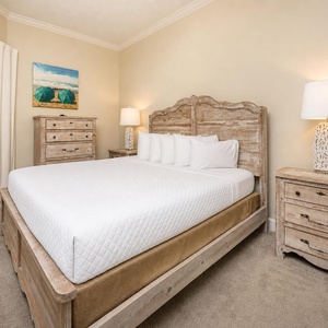 Drift into restful nights in this king guest suite, surrounded by coastal accents for your perfect escape