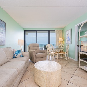 Island Winds East 302 Gulf Shores, Alabama, beach front, 2 bedroom condominium on the 3rd floor