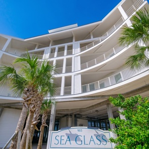 Located in the heart of Gulf Shores, Sea Glass is in close proximity to all of your favorite places to go in the city