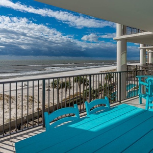 Enjoy amazing views from the third-floor balcony that overlooks the pool, lazy river, and expansive beach beyond