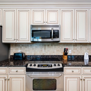 Create delightful snacks or meals using the stylish appliances, while enjoying quality time with loved ones