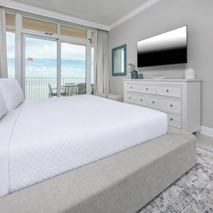 Unwind after a day at the beach and stream your favorite shows in the master and wake up to seagulls and gentle waves