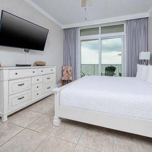 Unwind after a day at the beach, stream your favorite shows in the master, and wake up to seagulls and gentle waves