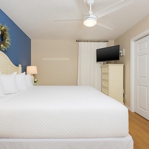 Drift off to sleep in this king suite with a good movie and a serene coastal atmosphere
