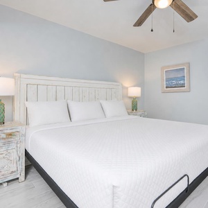King bed in the suite invites you to sink in and drift off after a full day at the coast