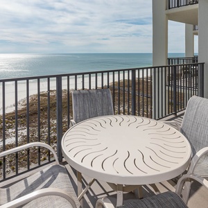 Serene view of the shimmering gulf and white sand beach, perfect for relaxation and enjoyment