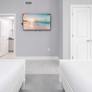 Unwind after your beach day and stream your favorite show, for a relaxing retreat