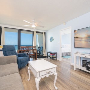 Island Winds West 473 Gulf Shores, Alabama, beach front, 2 bedroom condominium on the 4th floor