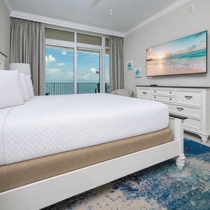 Sink into the king bed in the master, allowing relaxation to wash over you with beautiful coastal views from the balcony