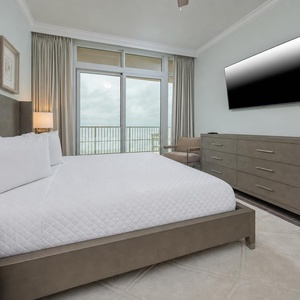 Unwind after a day at the beach and stream your favorite shows in the master and wake up to seagulls and gentle waves